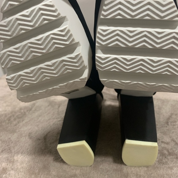 Black and White Platform Heels - Picture 5 of 7